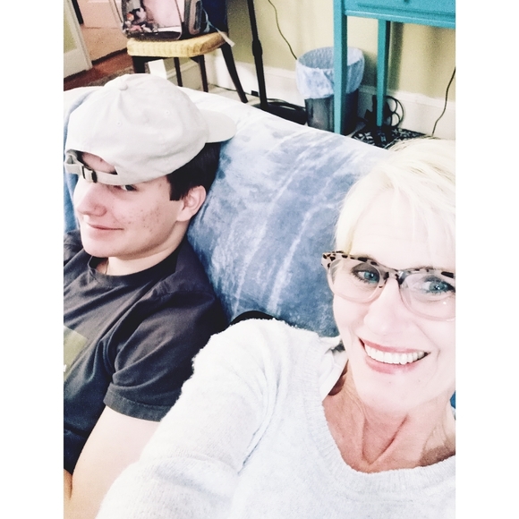 Meet your Posher, Beth - Picture 9 of 10